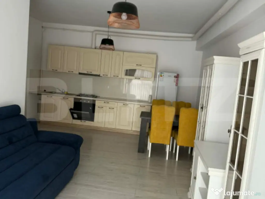 Apartament cu 3 camere, bloc nou, decomandat, zona Centrala 