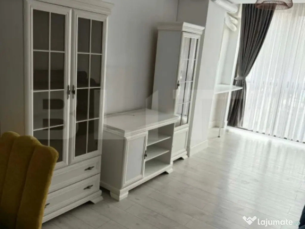 Apartament cu 3 camere, bloc nou, decomandat, zona Centrala 