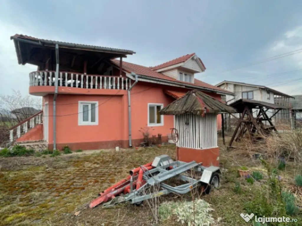 Casă P+M cu 2 corpuri, garaj și teren generos ~23 ari – 