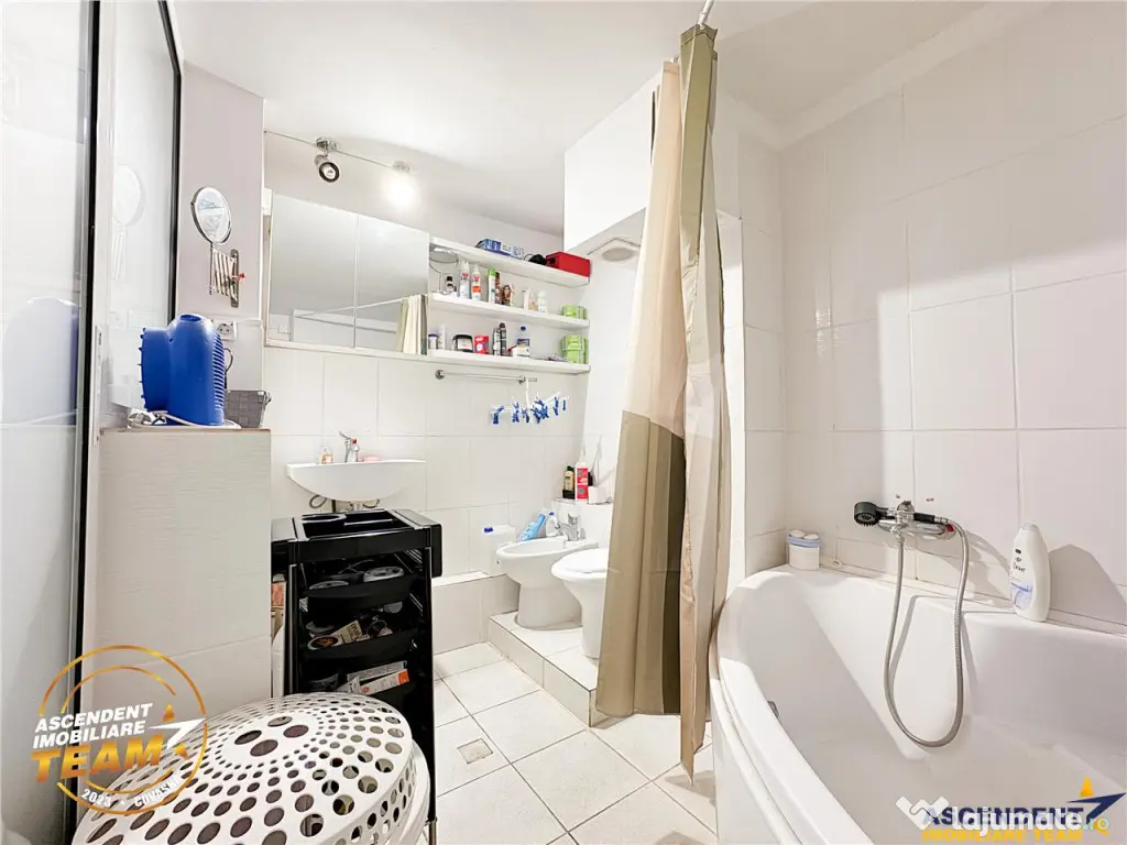 FILMTUR 3D!! Apartament cu 3 camere luminos, loc parcare, zo 