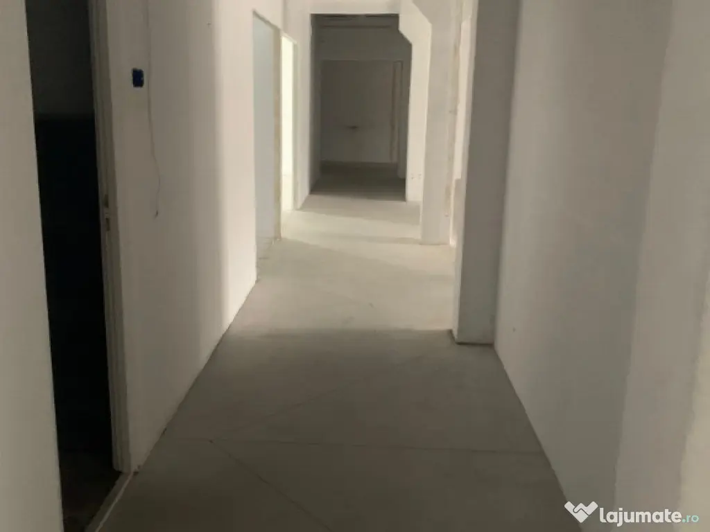 Hala industriala - zona industriala 6 - 365 mp 