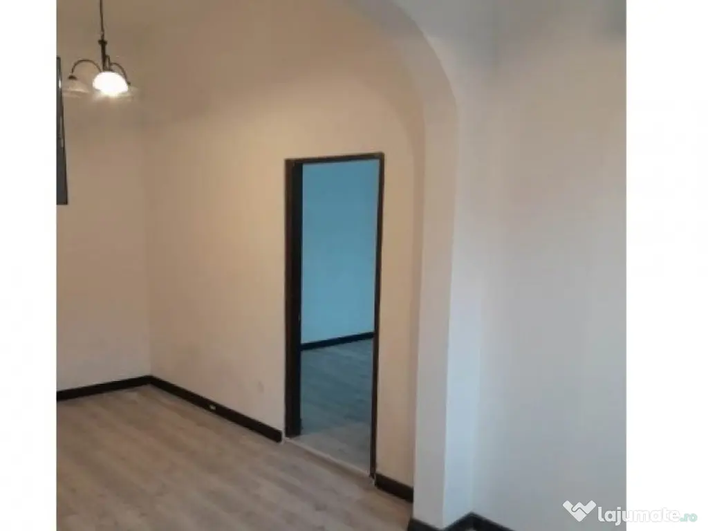 Mall Vitan,Vila 8 camere, renovata.