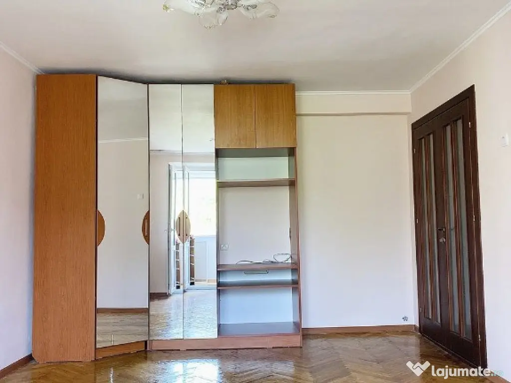 2 camere aproape de MALL SAGULUI