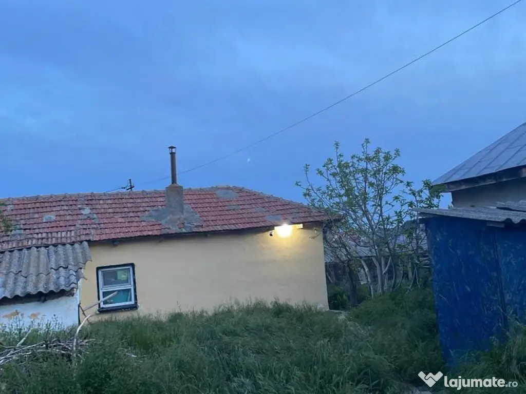 Techirghiol Strada Ana ipatescu casa si teren 416mp