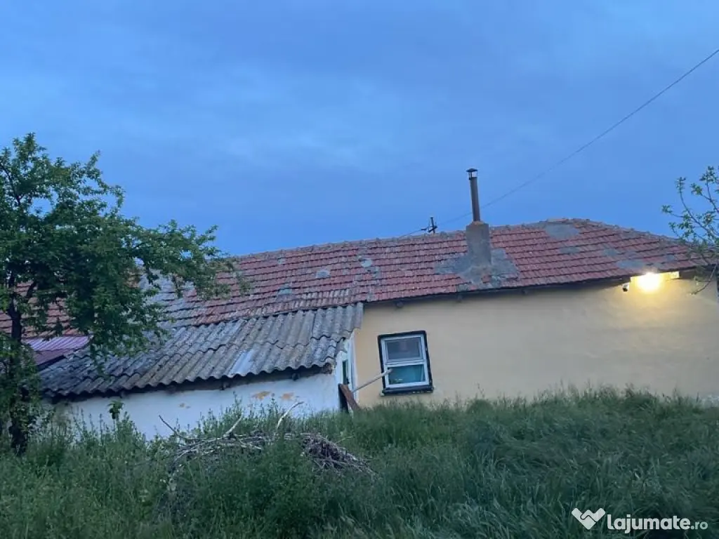 Techirghiol Strada Ana ipatescu casa si teren 416mp