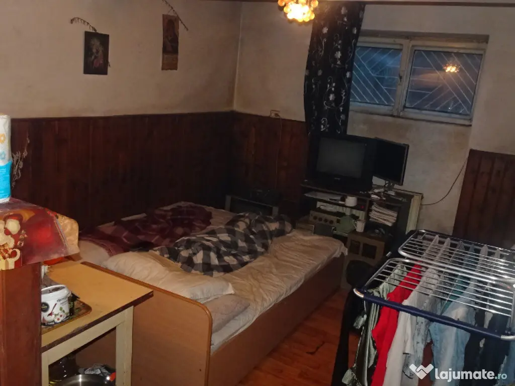 Garsoniera cu doua camere in Deva, zona Eminescu (Petrom), la demisol