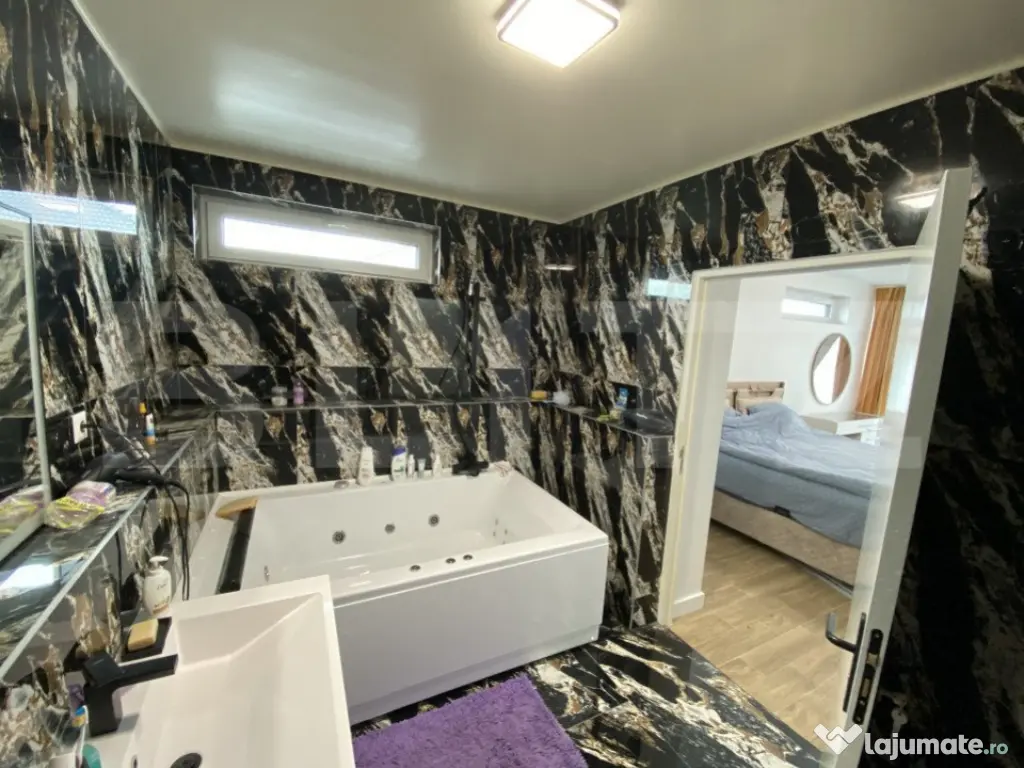Casa de vanzare, mobilata si utilata, 4 camere in zona Dumbr