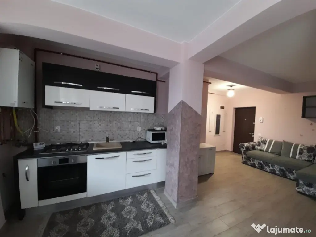 Apartament 3 camere, terasa 25 mp, parcare, zona Vivo