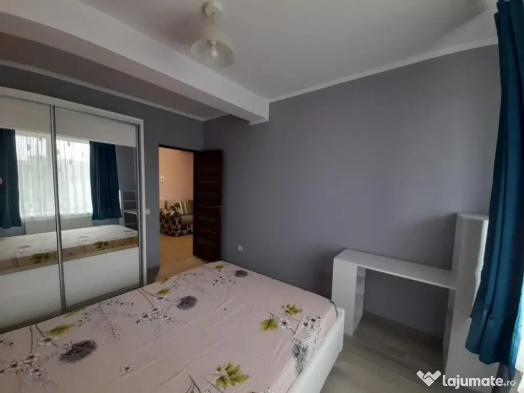 Apartament 3 camere, terasa 25 mp, parcare, zona Vivo