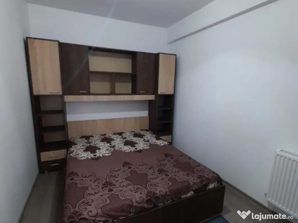 Apartament 3 camere, terasa 25 mp, parcare, zona Vivo