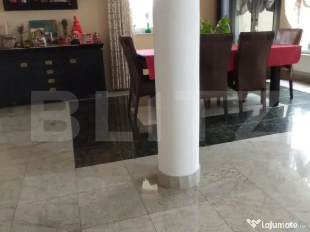 Casa cu 5 camere, 386 mp, Sangeorgiu de Mures, zona Apollo S