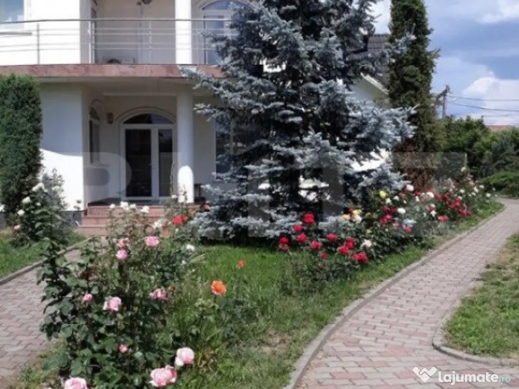 Casa cu 5 camere, 386 mp, Sangeorgiu de Mures, zona Apollo S