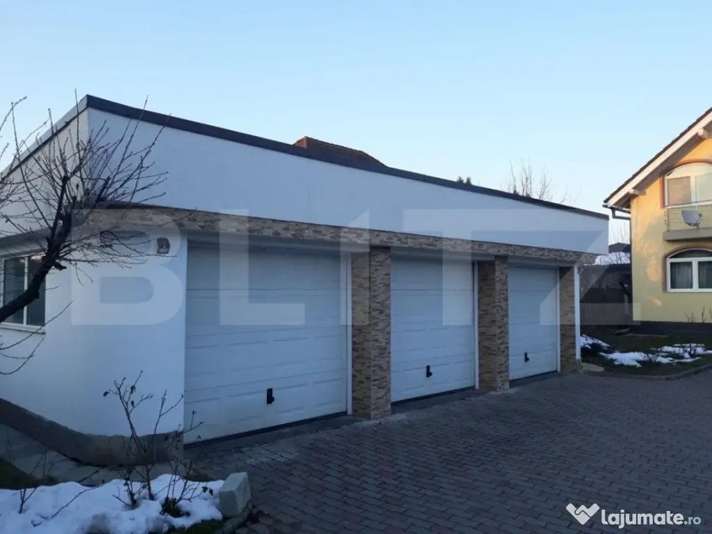 Casa cu 5 camere, 386 mp, Sangeorgiu de Mures, zona Apollo S