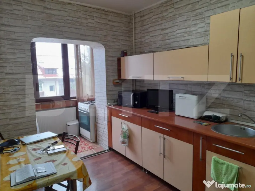 Apartament 3 camere, decomandat, 73mp, zona Predeal