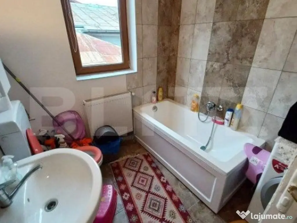 Apartament in vila, 4 camere, 87 mp, teren 80 mp, ultracentr