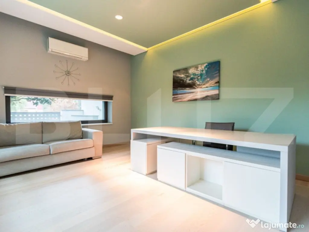 Vila, 8 camere, 790 mp utili, zona Lunei