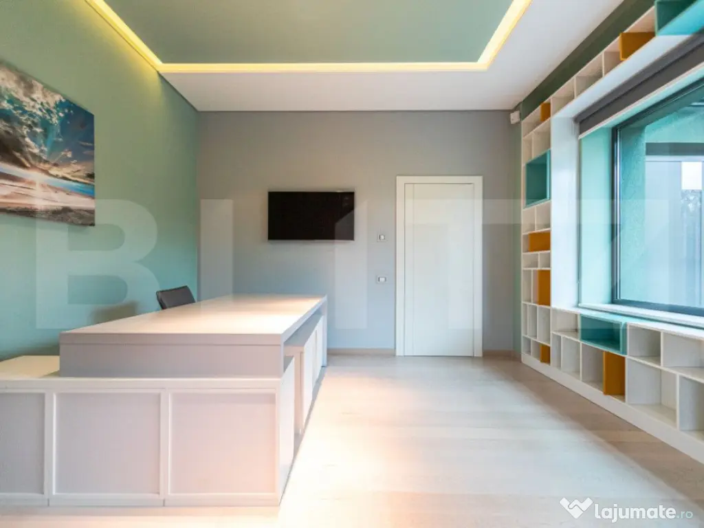 Vila, 8 camere, 790 mp utili, zona Lunei