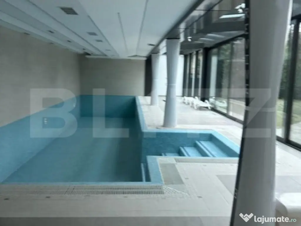 Vila, 8 camere, 790 mp utili, zona Lunei