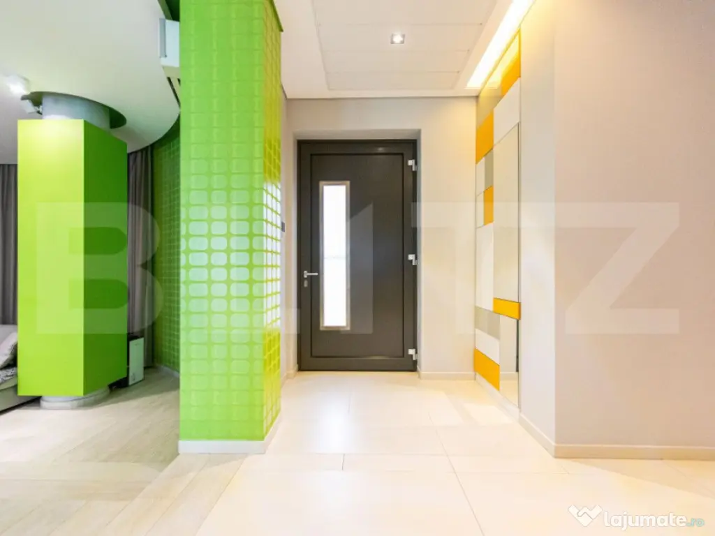 Vila, 8 camere, 790 mp utili, zona Lunei