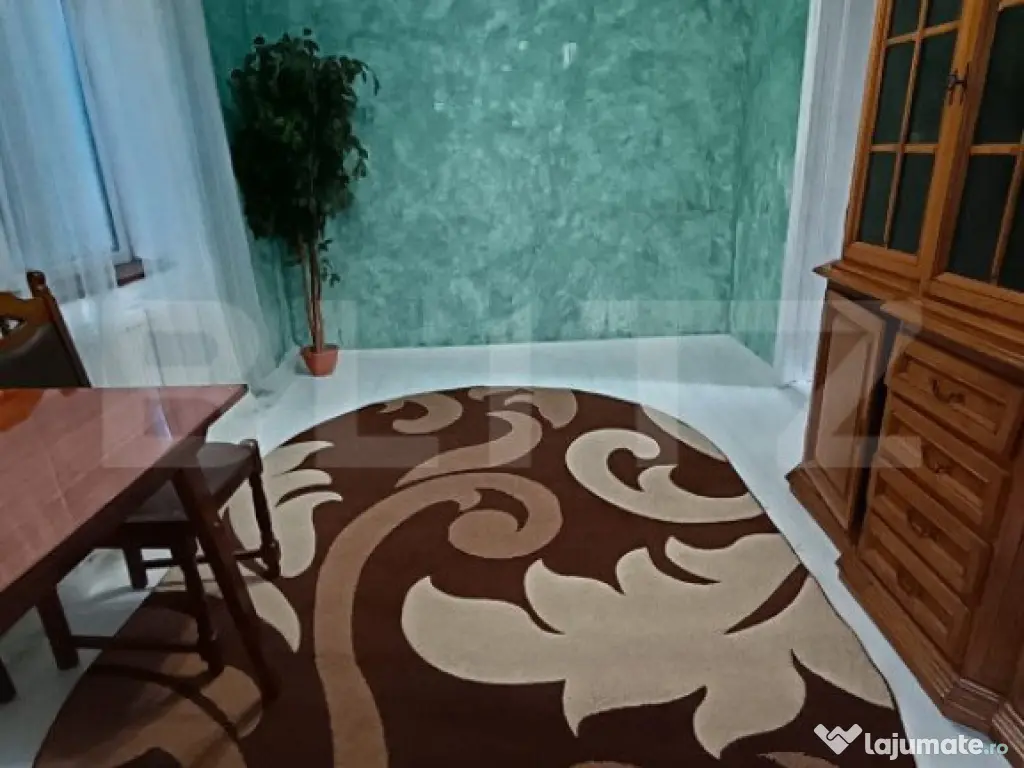 1 casă 160mp + 1 casă 110mp + garaj, pe teren 9ari, 2 căi