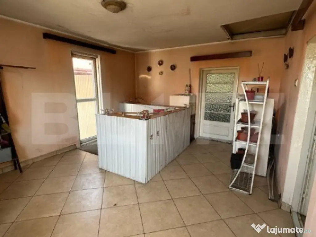 Casa ultracentrala , 200mp, teren 450 mp , Radauti