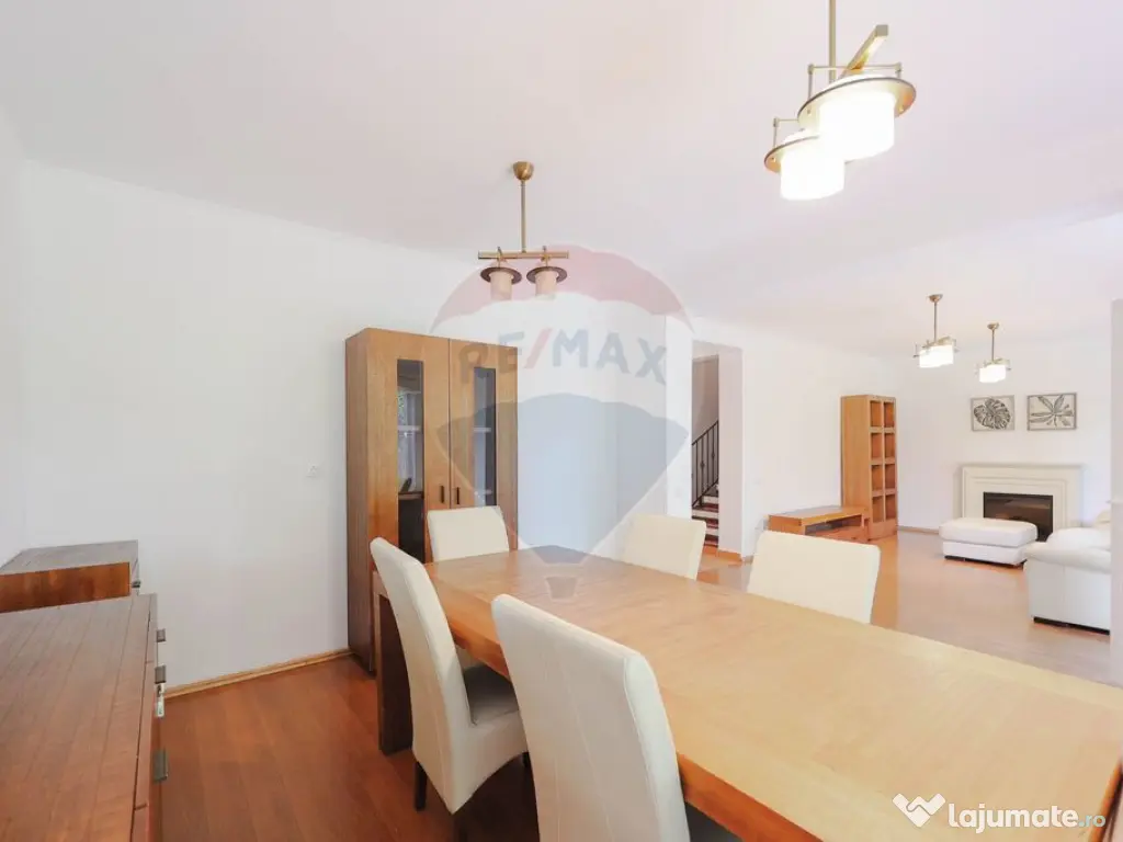 De Vânzare Casă cu 4 camere, Str. Arinului, Zona Dealur... 