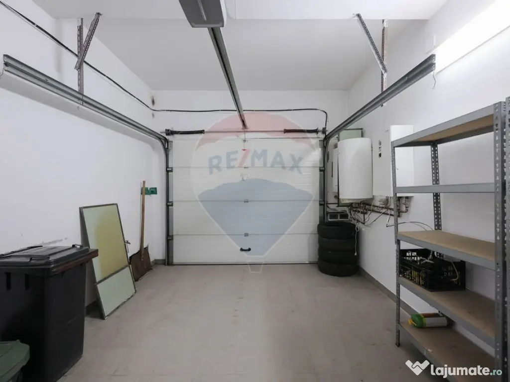 De Vânzare Casă cu 4 camere, Str. Arinului, Zona Dealur... 