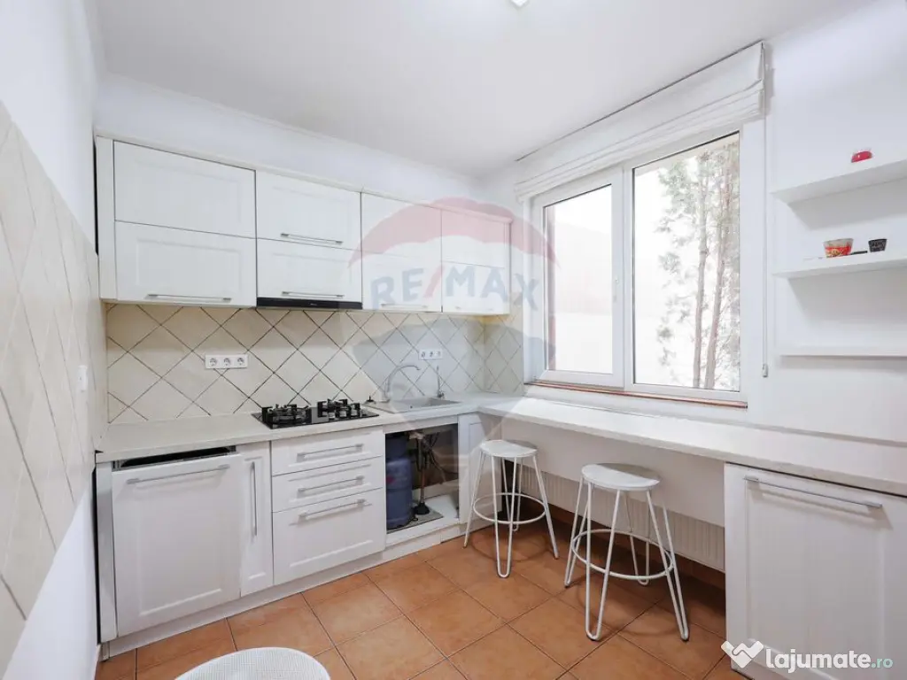 De Vânzare Casă cu 4 camere, Str. Arinului, Zona Dealur... 