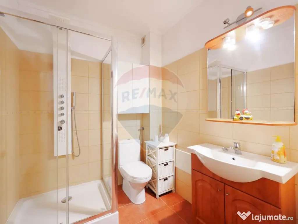 De Vânzare Casă cu 4 camere, Str. Arinului, Zona Dealur... 