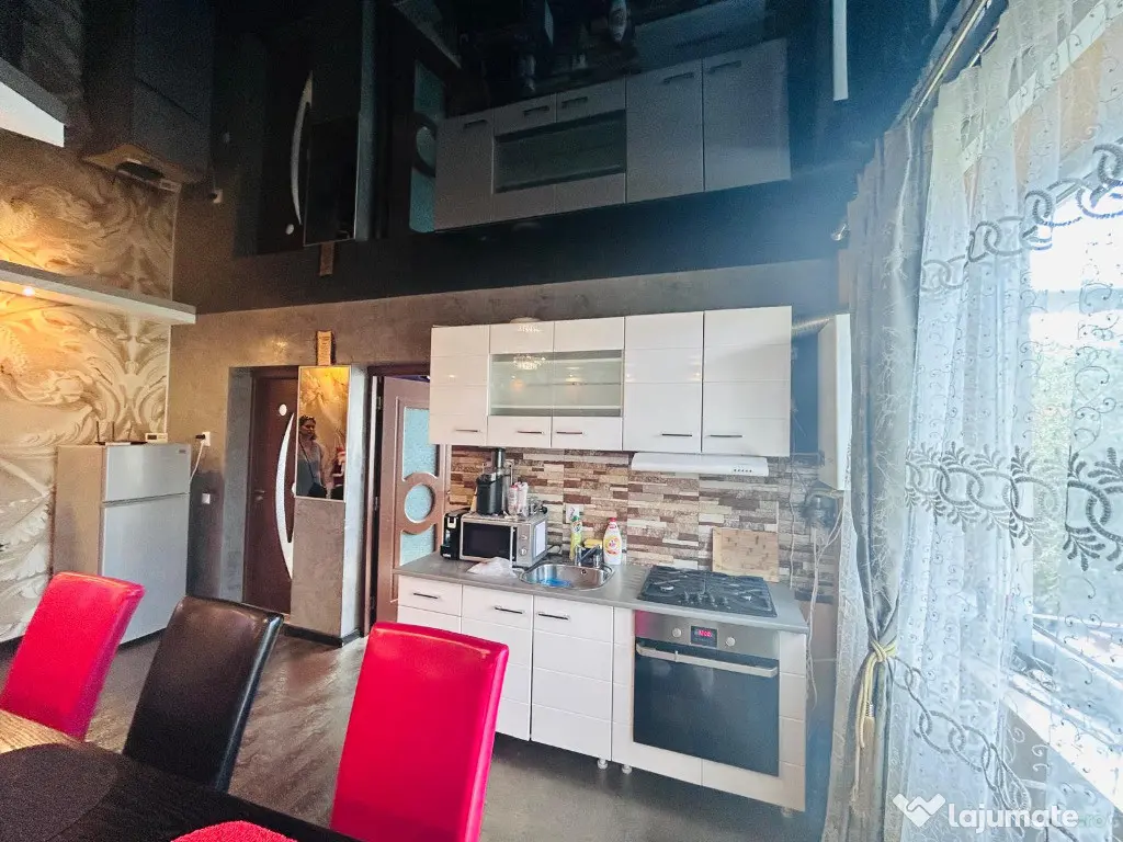 Apartament 2 camere,semidecomandat,zona Stejarului 