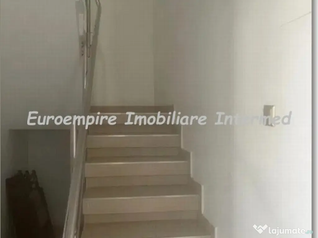 Vila de inchiriat zona FALEZA NORD 