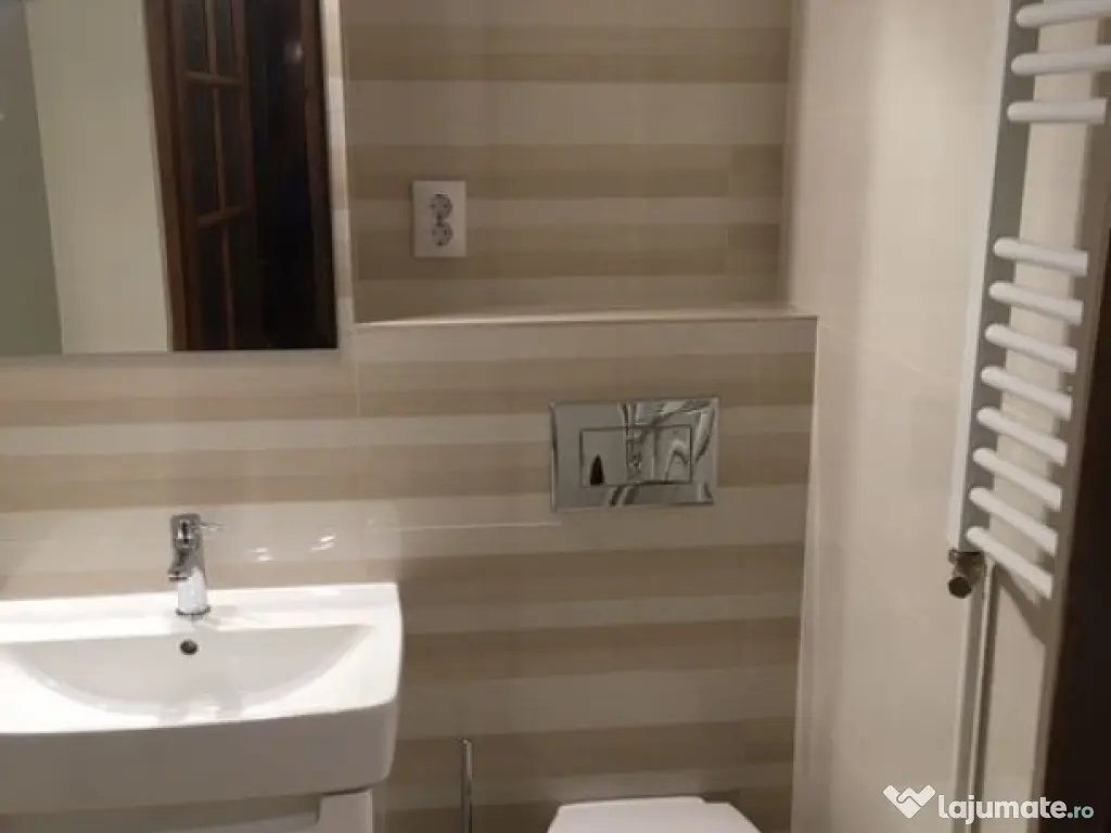 Garsoniera zona Universitate