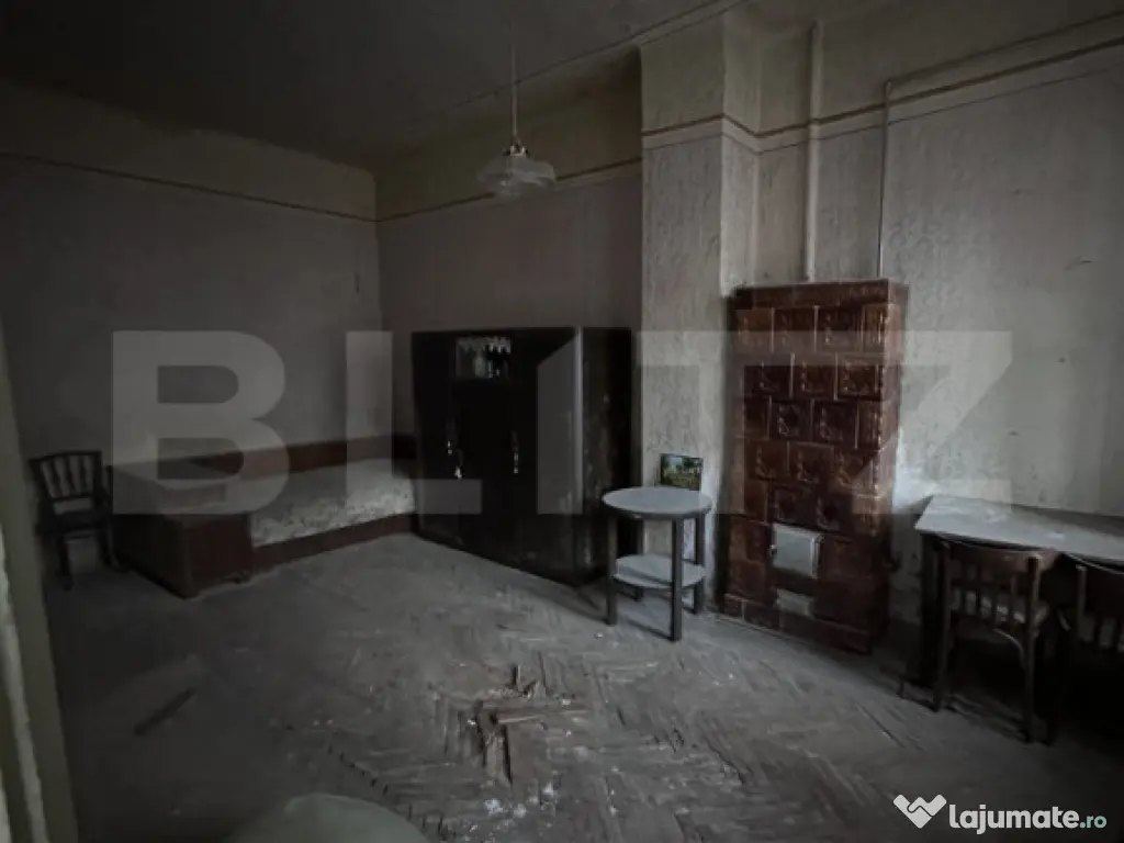 Casa zonă centrală Dej,curte comună, 31mp