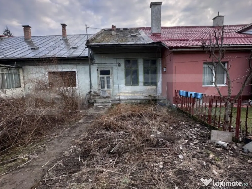 Casa zonă centrală Dej,curte comună, 31mp