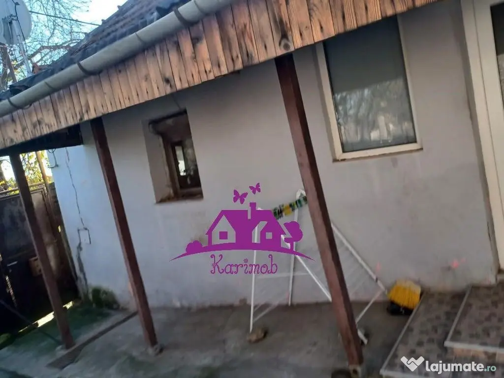 Casa la curte comuna in localitatea Nojorid 