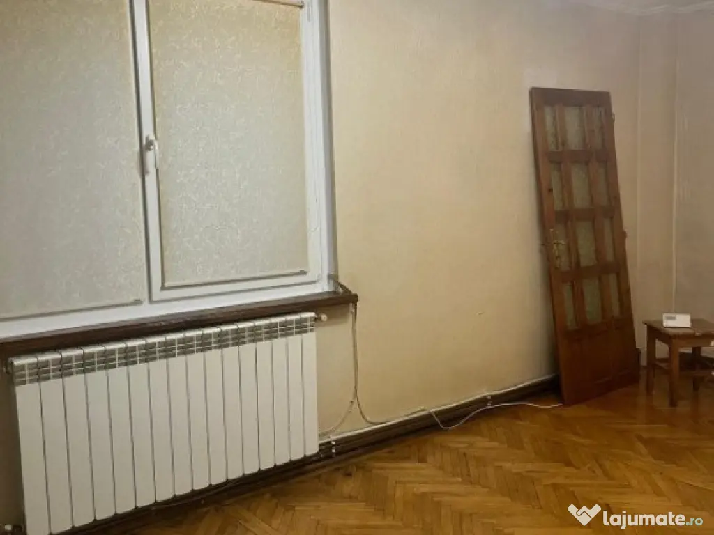 Apartament Central ,3 camere, 72mp ,etaj intermediar, zona