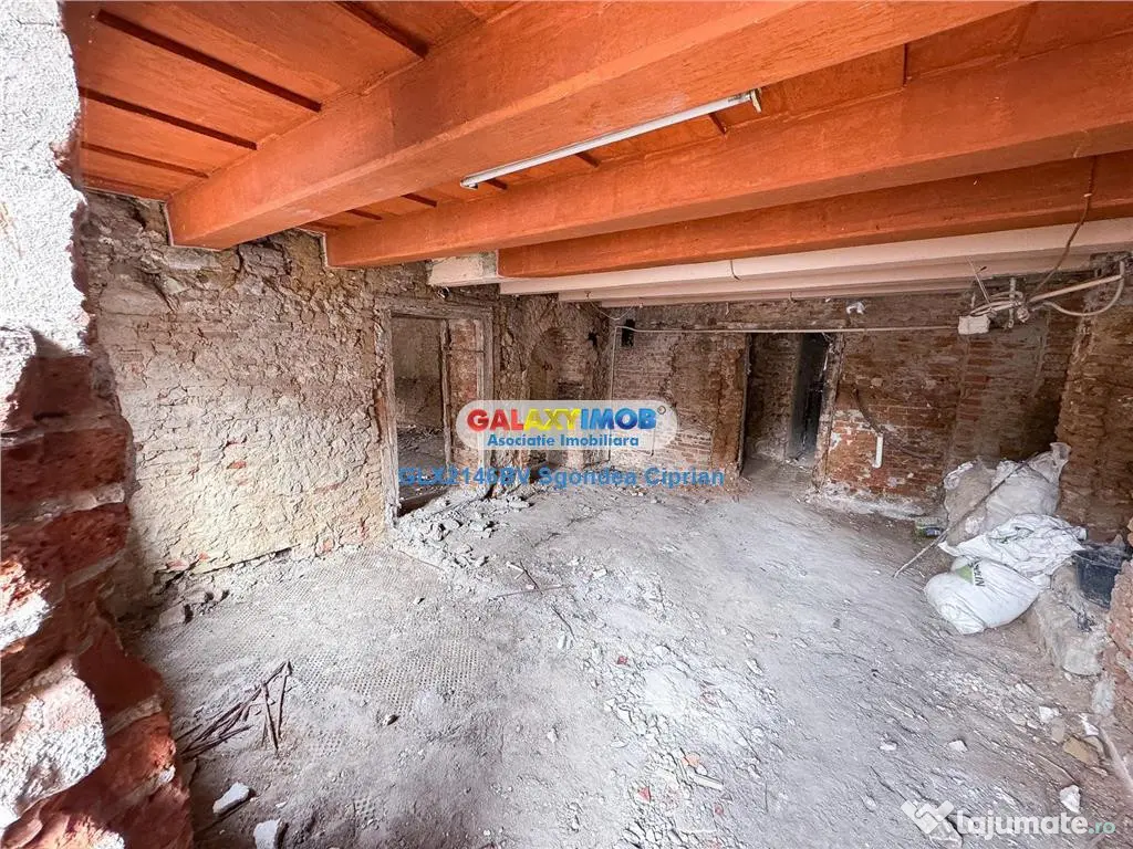 Apartament 2 Camere 80 mp UTILI De Renovat Str. Lunga 