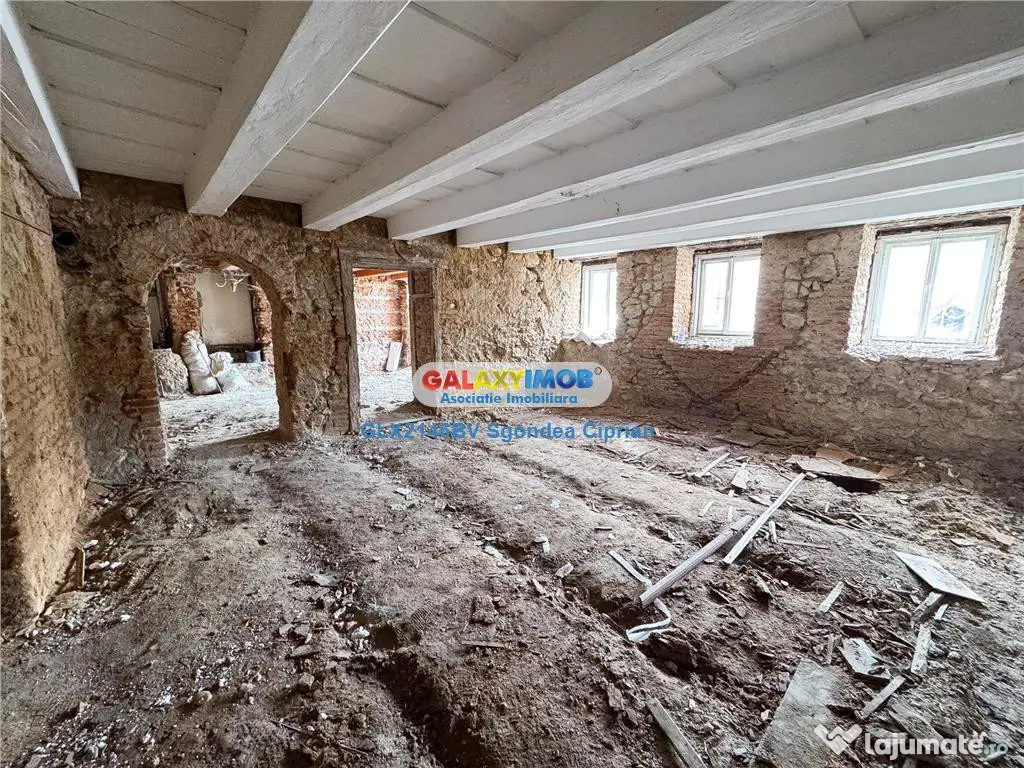 Apartament 2 Camere 80 mp UTILI De Renovat Str. Lunga 