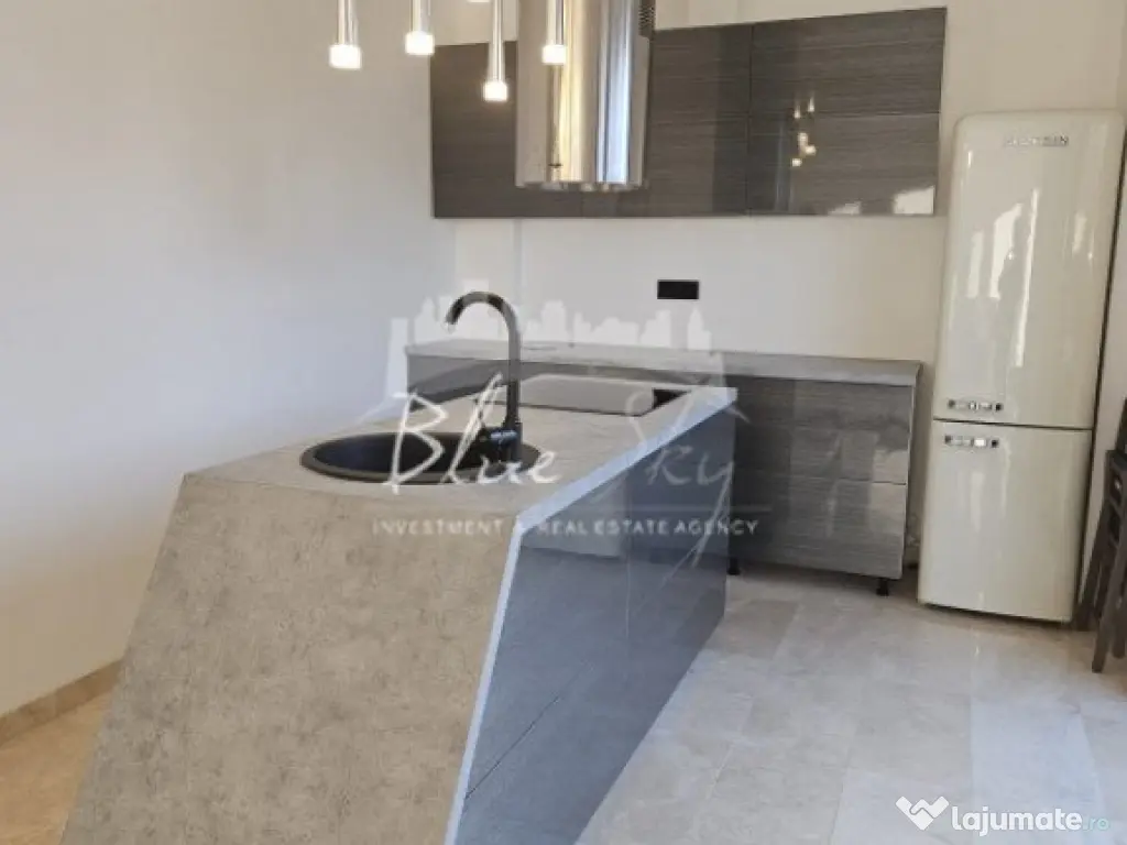 Apartament situat in Mamaia Nord, la 200 m de plaja 