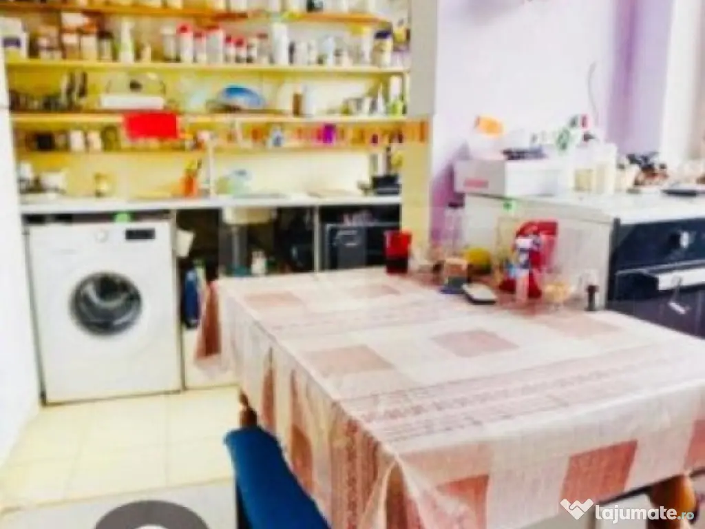 Casa cu 2 corpuri in curte, individuala, 7 camere, 150 mp,