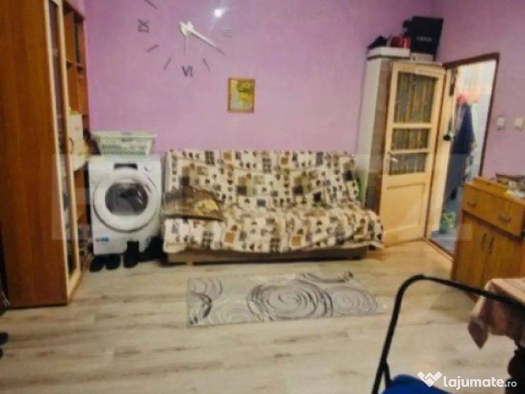 Casa cu 2 corpuri in curte, individuala, 7 camere, 150 mp,