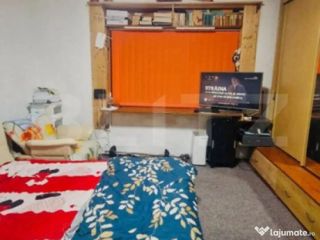 Casa cu 2 corpuri in curte, individuala, 7 camere, 150 mp,