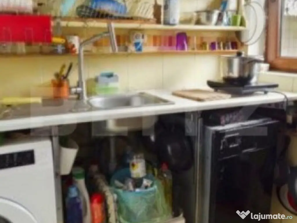 Casa cu 2 corpuri in curte, individuala, 7 camere, 150 mp,