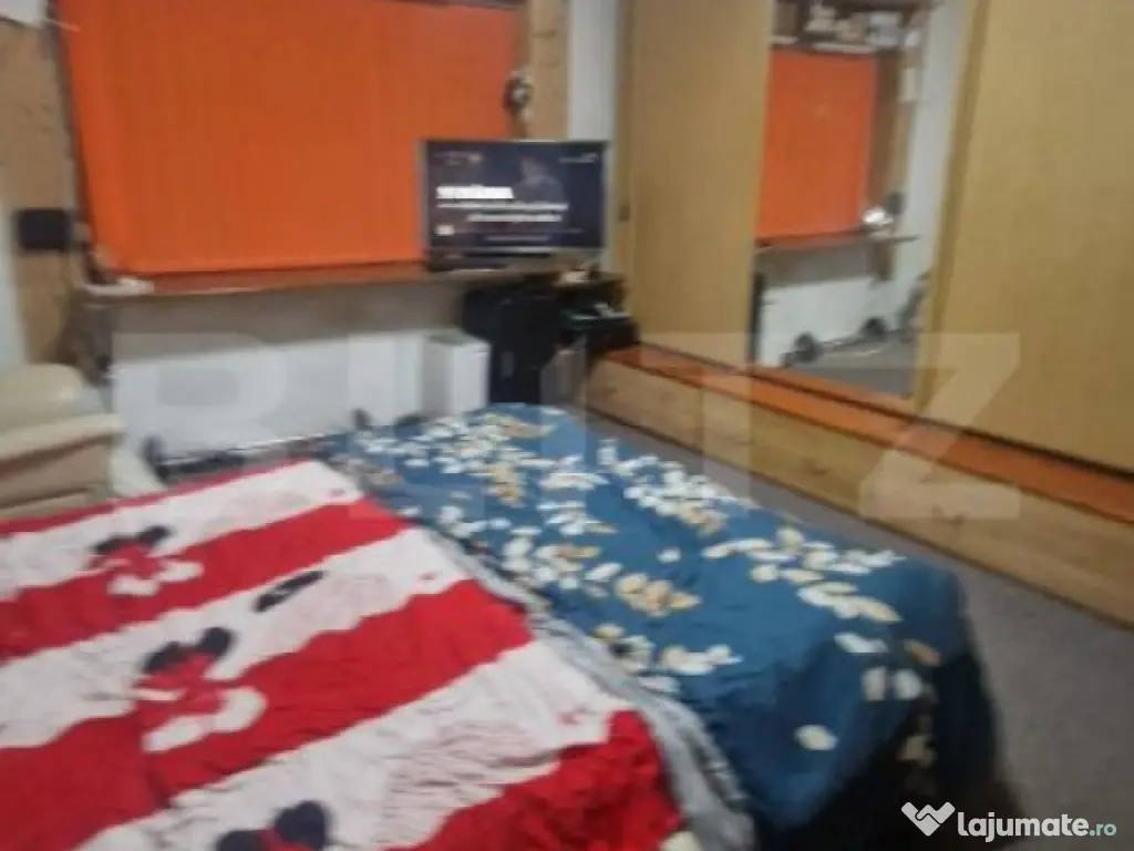 Casa cu 2 corpuri in curte, individuala, 7 camere, 150 mp,