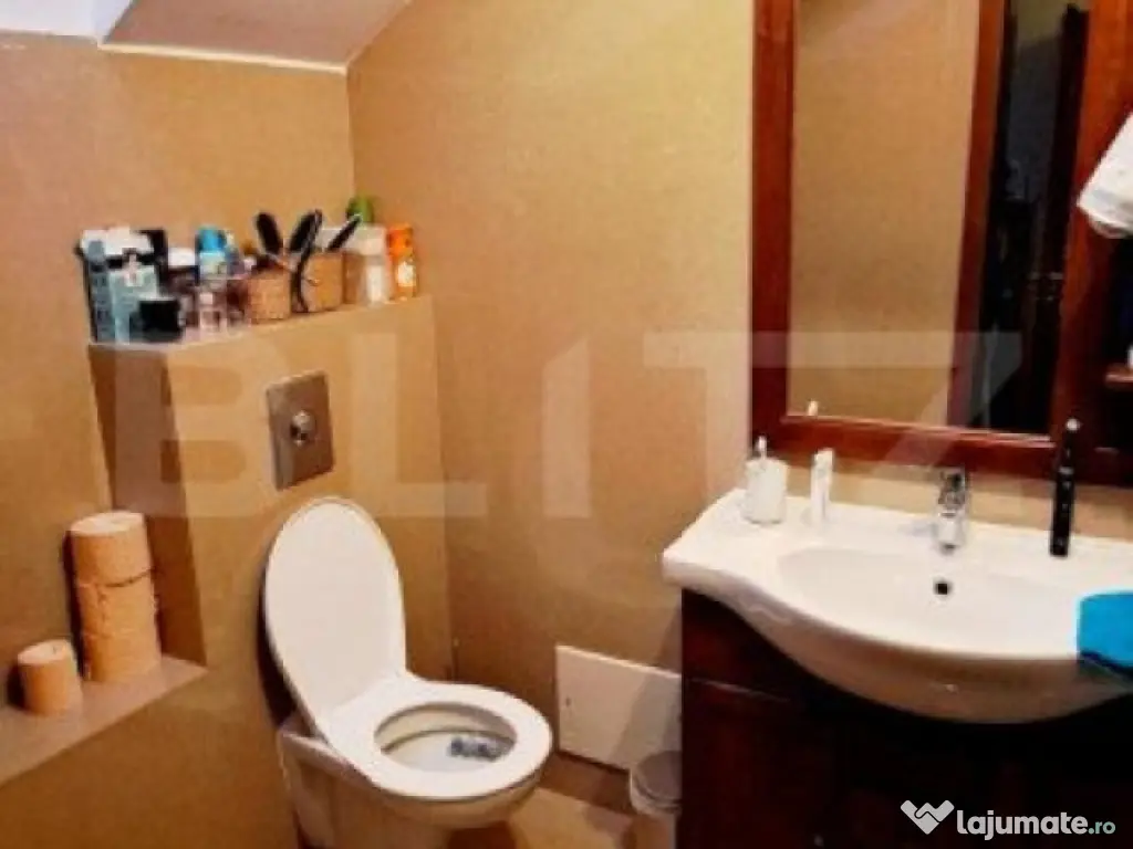 Casa individuala cu 4 camere,200 mp, teren 365 mp,cartier E