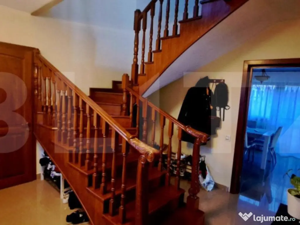 Casa individuala cu 4 camere,200 mp, teren 365 mp,cartier E