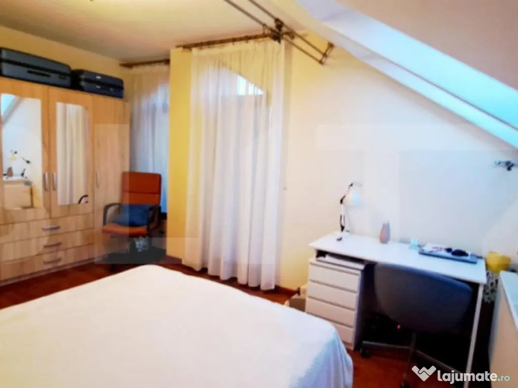 Casa individuala cu 4 camere,200 mp, teren 365 mp,cartier E