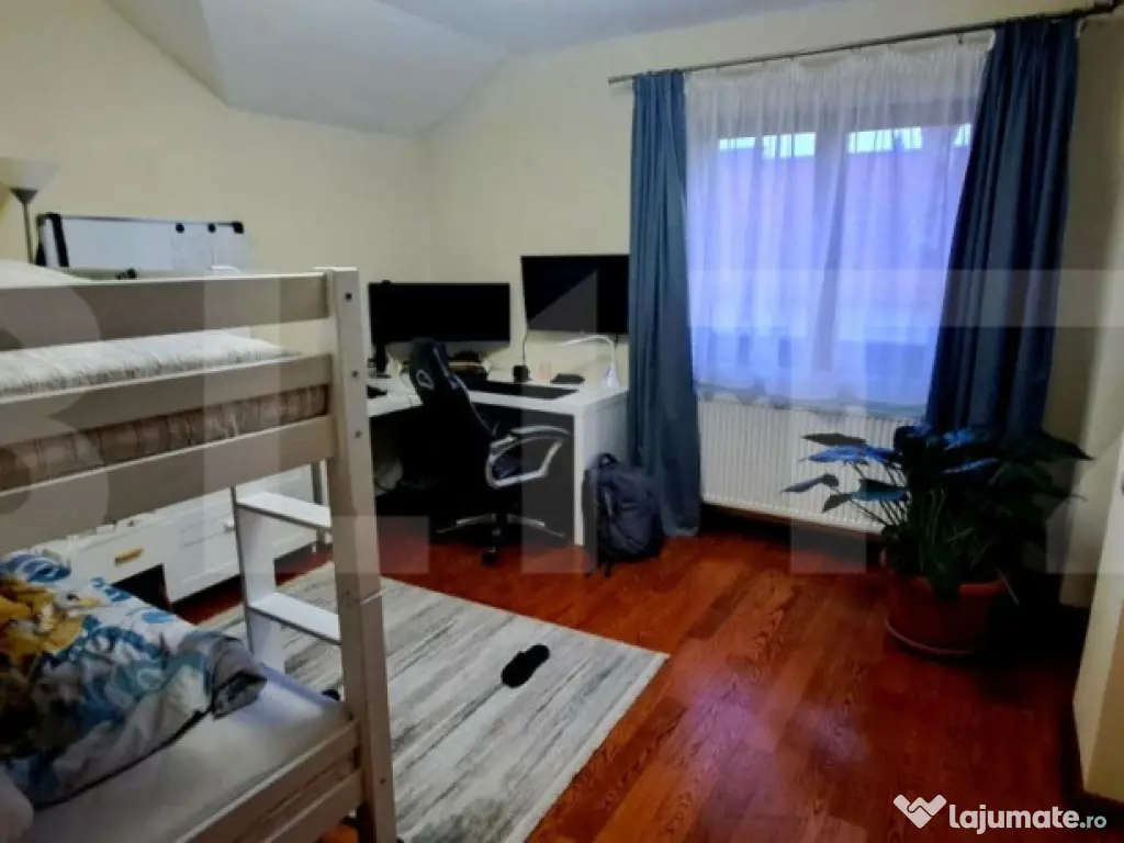 Casa individuala cu 4 camere,200 mp, teren 365 mp,cartier E