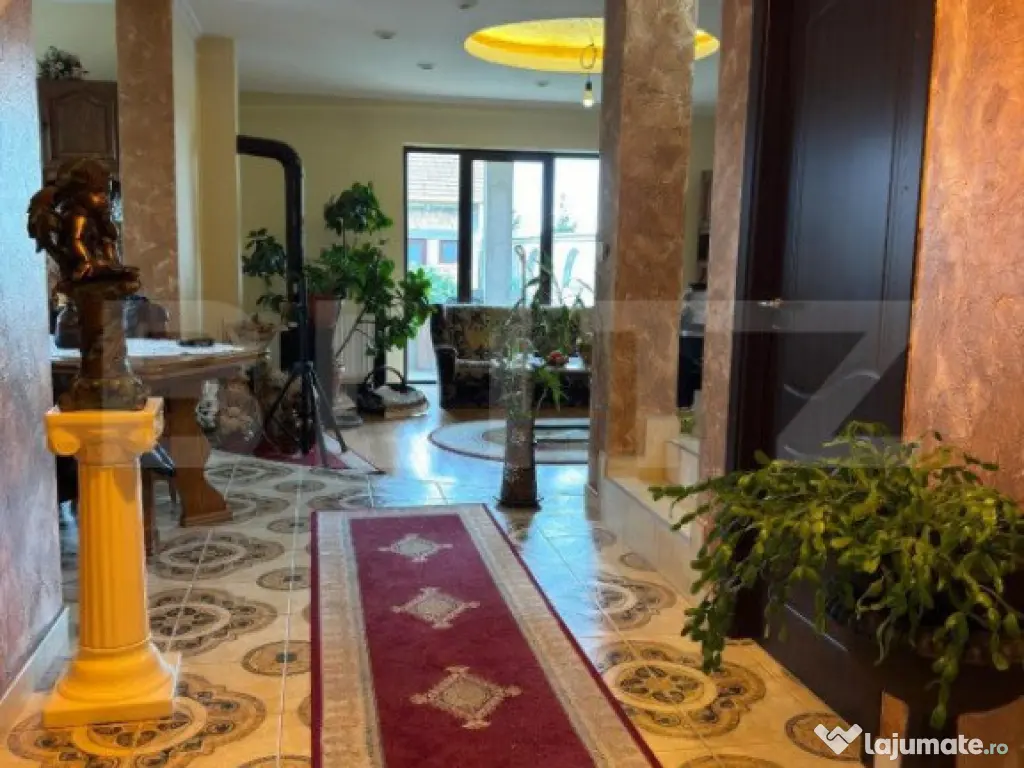 Casa de vanzare cu 6 camere, 480 mp, zona Vetis