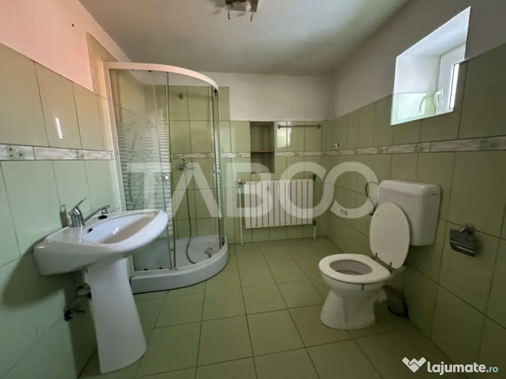 Casa cu potential de investitie 280 mp utili teren liber 206 